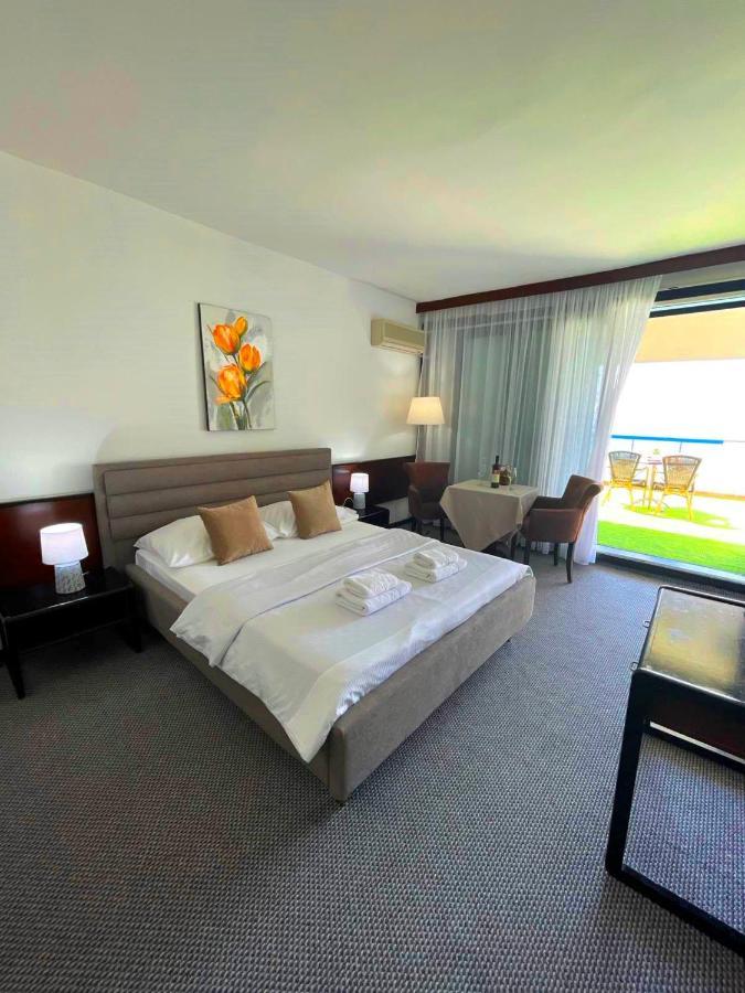 Corpus A - Hotel Albatros Ulcinj Esterno foto